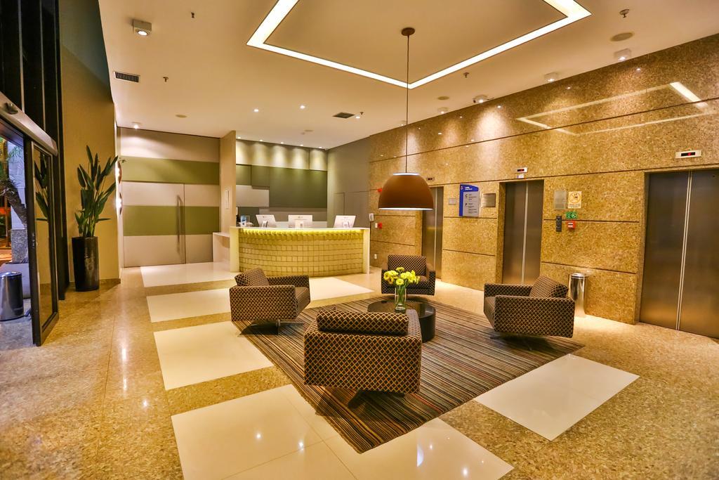 Comfort Hotel Taguatinga Bagian luar foto